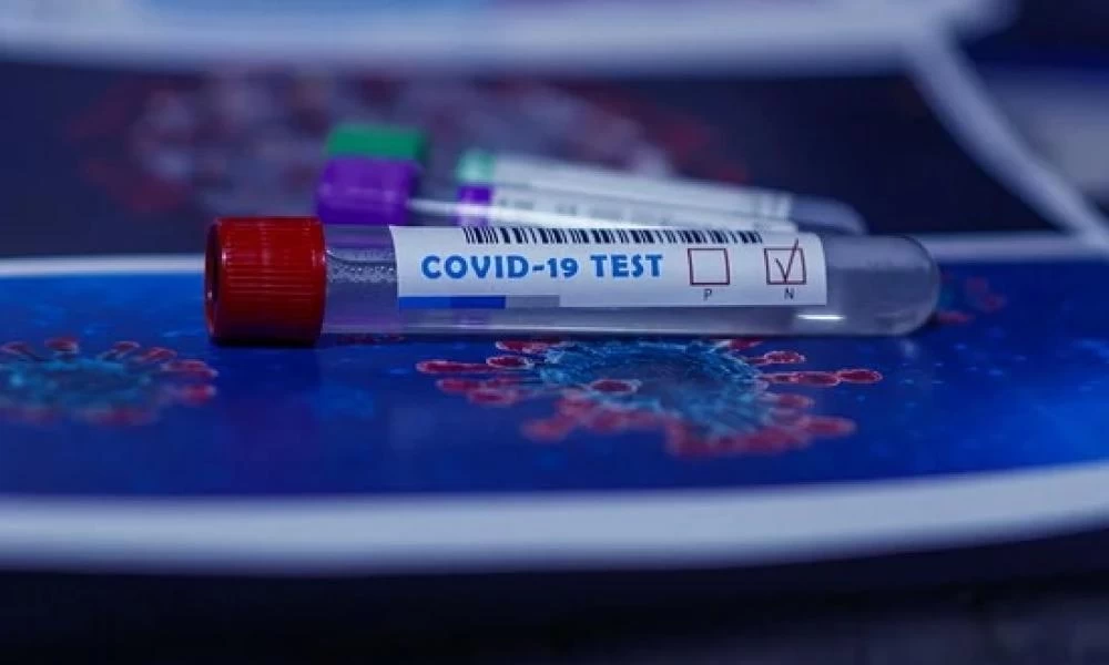 Βρετανικός Τύπος: «Χωρίς rapid test και καραντίνα δεν έχει διακοπές»